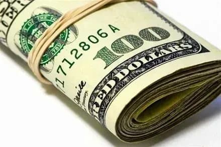 Долар на чорному ринку вже перетнув поріг у 28 гривень