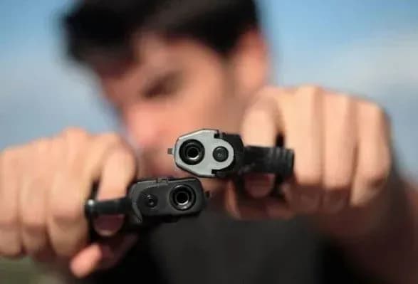 Водій влаштував стрілянину на дорозі у Києві, поліція шукає свідків