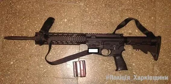 В Харьковской области мужчина из карабина ранил двух молодых парней