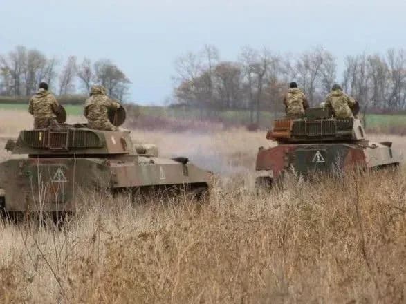 Порошенко заявив, що прийняв рішучі кроки щодо посилення українського угруповання на Донбасі