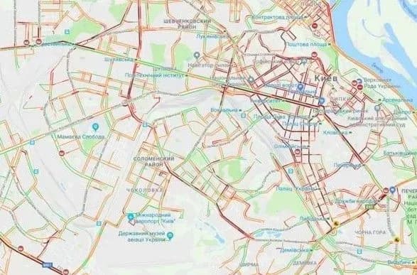 У столиці рівень вечірніх заторів досяг позначки у 9 балів