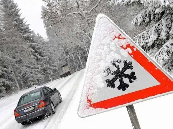 Укравтодор: у семи областях України досі діють обмеження на рух вантажівок