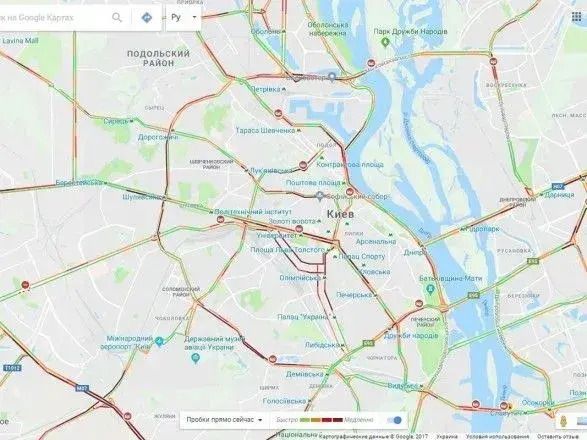 На дорогах Києва перед вихідними утворилися затори