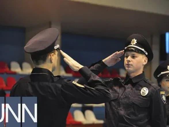 В Ужгороде новые патрульные приняли присягу