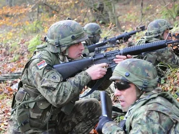 Росія продовжить поставляти зброю до Сербії