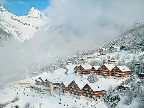 У Альпах під час сходження лавини загинули три альпініста