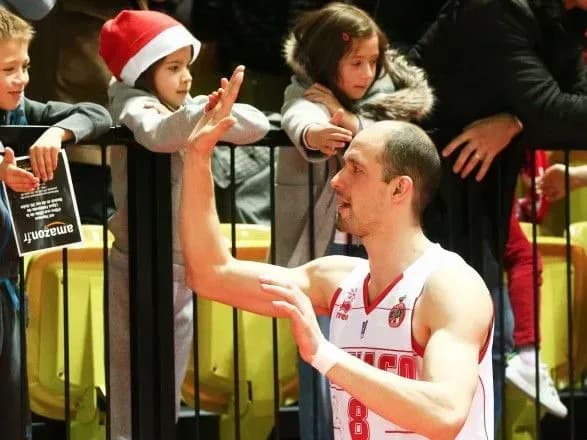 Клуби Кравцова і Гладиря здобули перемоги в іноземних баскетбольних чемпіонатах