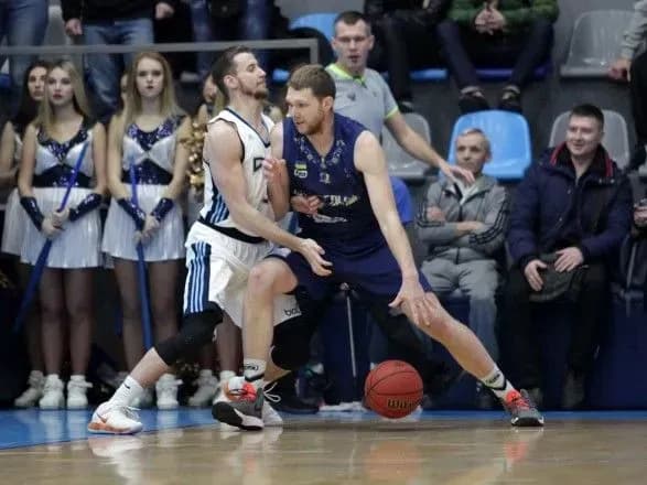 "Дніпро" розгромив "Будівельник" у чвертьфіналі Кубку України