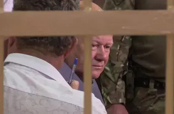 Экс-мэр Торецка скрылся в автобусе и не захотел возвращаться к боевикам