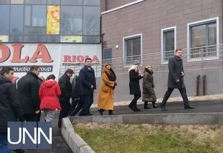 Гройсман прибув оглянути новий корпус лікарні "Охматдит"