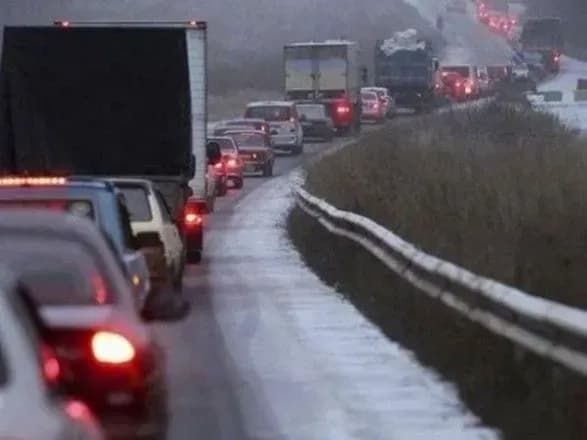 Сьогодні вранці на пункті пропуску "Мар'їнка" утворились черги із 250 автівок