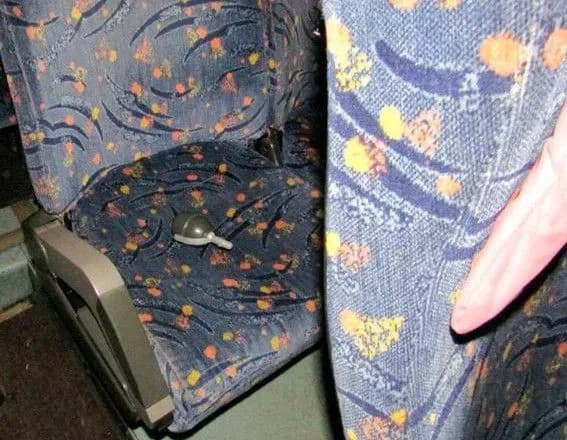 Чоловік на Житомирщині погрожував пасажирам автобуса муляжем гранати