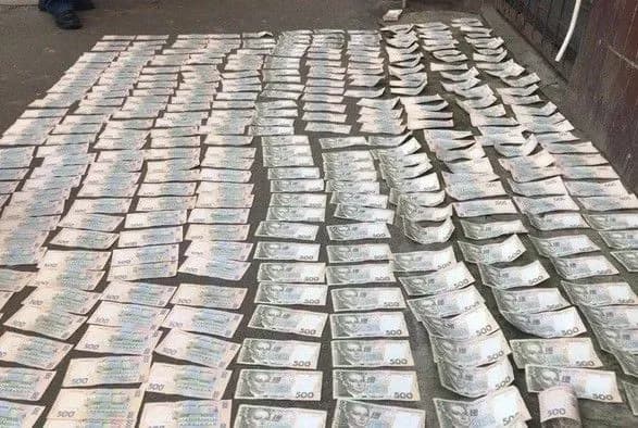 Посадовця ДФС Харківщини затримали на хабарі у 250 тис. грн