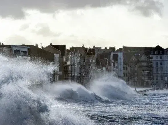 Внаслідок шторму "Елеонор" загинули троє людей