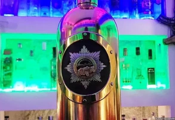 Викрадену в Данії найдорожчу пляшку горілки знайшли порожньою