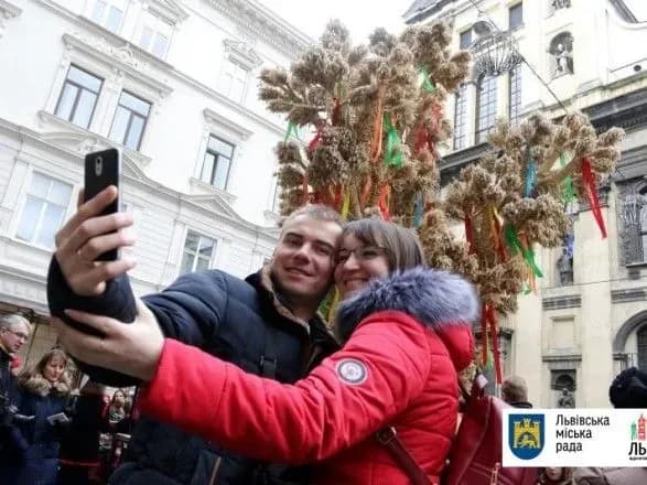 У Львові встановили Різдвяного Дідуха