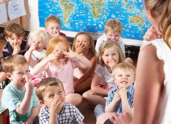 Вихователі дитсадків закликали Президента підвищити їм зарплату