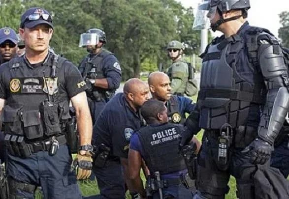 Поліцейські США за 2017 рік застрелили 987 осіб - The Washington Post