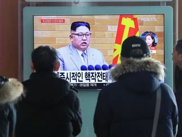 Північна та Південна Корея погодились провести військові переговори