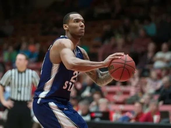 Українського баскетболіста відрахували з клубу НБА