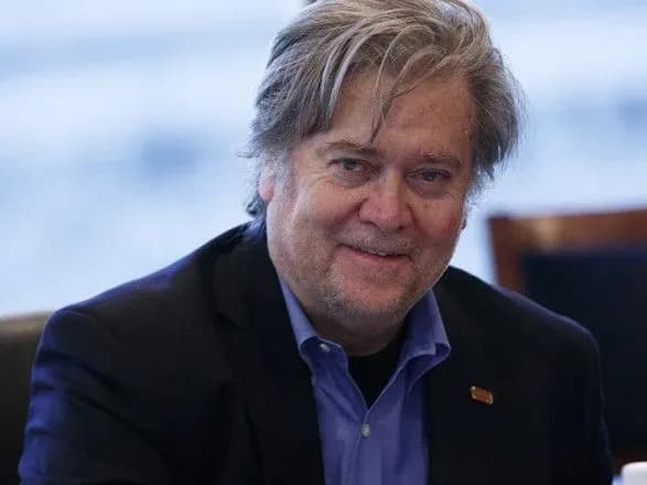 Заснована Бенноном організація збирала компромат на Трампа