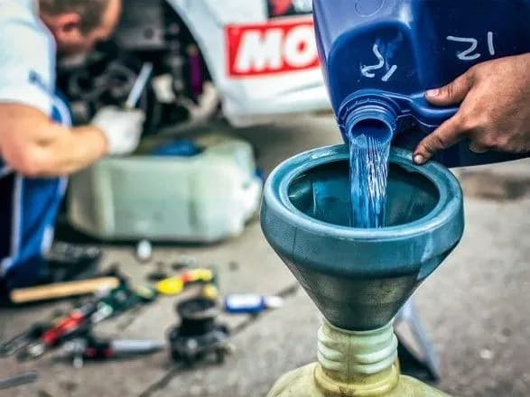 На Київщині податківці ліквідували сім незаконних автозаправних комплексів