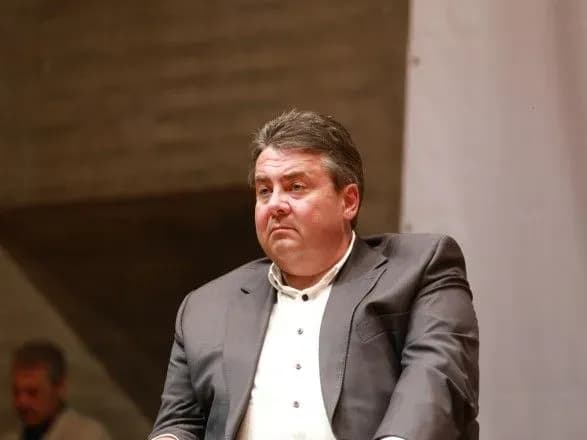 Голова МЗС Німеччини виступив за поетапне скасування санкцій проти РФ