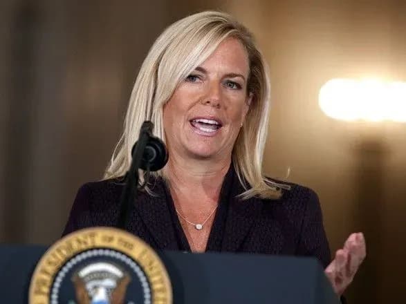 Майже 1 тис. нелегальних іммігрантів щодня намагаються проникнути у США