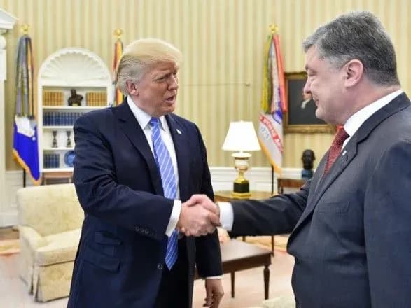 Білий дім не виключає зустрічі Трампа і Порошенко в Давосі