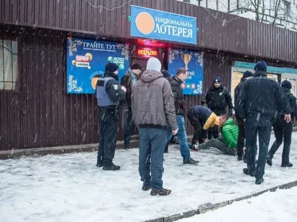 В "Национальной лотереи" задержали мужчину со шприцем
