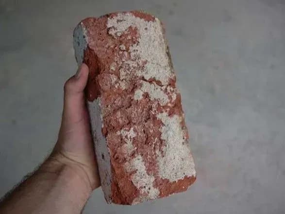 Чоловік на Донеччині забив безхатька цеглиною