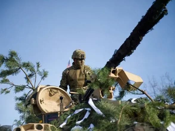 Екс-глава Пентагону закликав розробити план на випадок війни з Росією