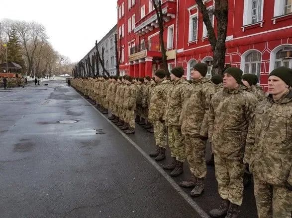 Президент присвоїв військовому інституту в Києві почесну назву "імені Героїв Крут"