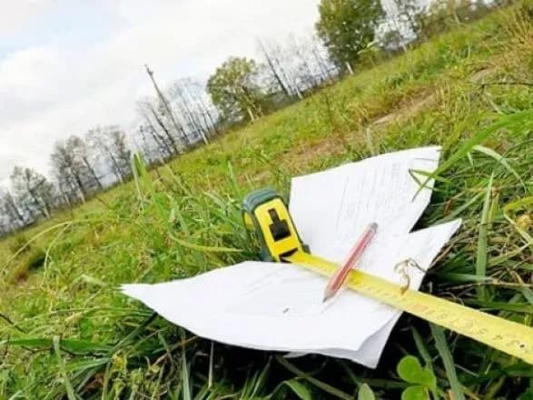 Кабмін схвалив рішення про передачу землі об'єднаним громадам