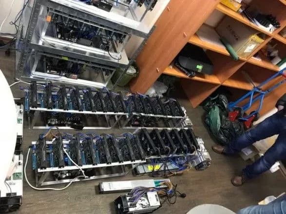 Вартість вилученої техніки з “вирощування” криптовалюти, кошти з якої направлялися в ОРДЛО, становить 4 млн доларів