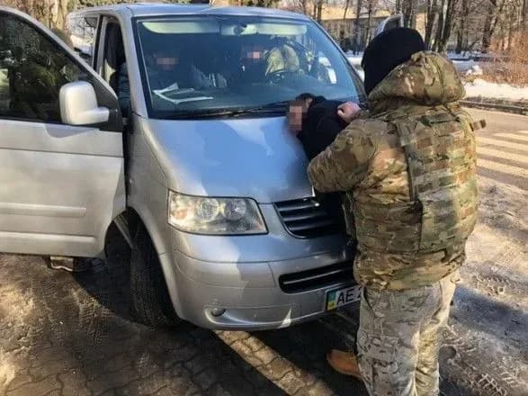 У Дніпрі СБУ затримала підозрюваного у збройному нападі на військовослужбовців