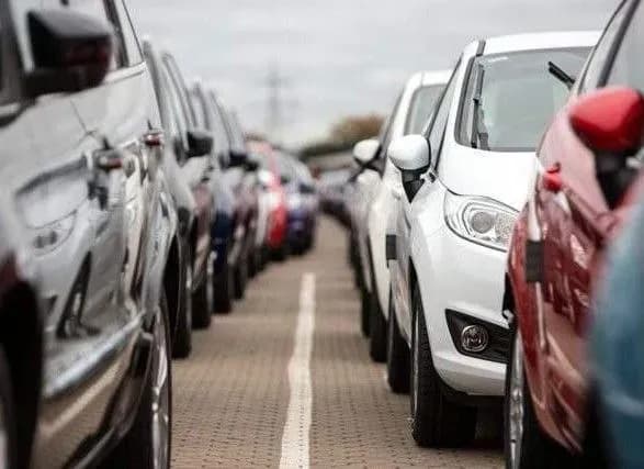 Майже мільйон авто на єврономерах торік було ввезено в Україну — ДФС