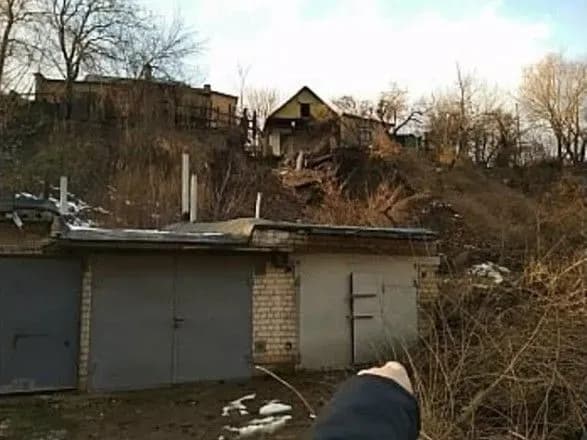 Зсув ґрунту внаслідок пориву труби стався у Кропивницькому