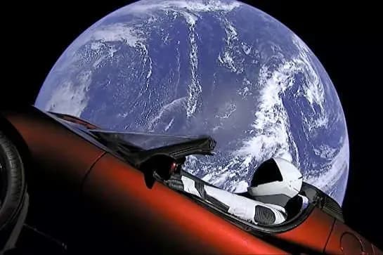 Tesla Маска стала космічним супутником