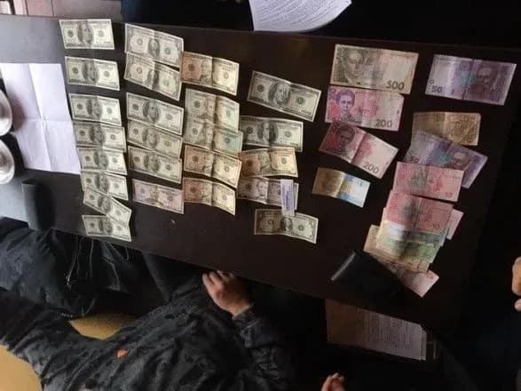 СБУ викрила на хабарі заступника начальника Київської міської митниці