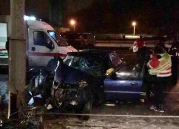 ДТП у столиці: водій та пасажир у важкому стані