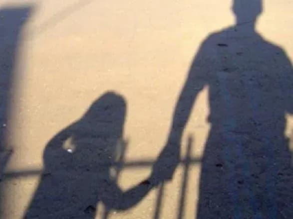 Чоловіка на Київщині засудили до 8 років за розбещення чотирьох неповнолітніх