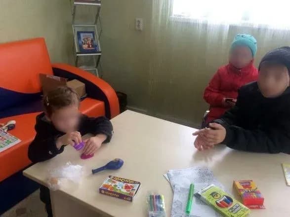 Женщина в Ивано-Франковске едва не заморила голодом своих детей