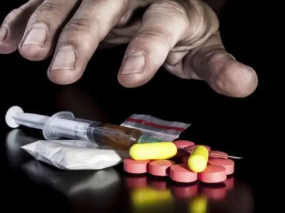 На Київщині одурманений наркотиками чоловік вбив свою дитину