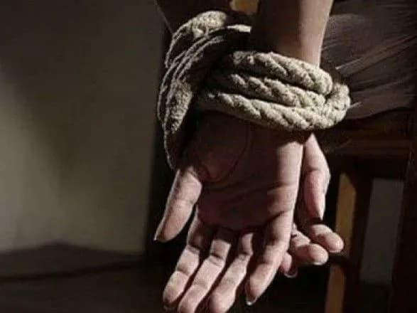 На Дніпропетровщині озброєне угрупування захопило підприємство, взявши у заручники робітників