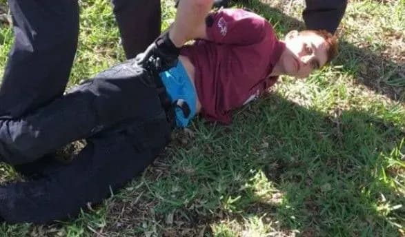 Губернатор Флориди вимагає відставки глави ФБР через бездіяльність