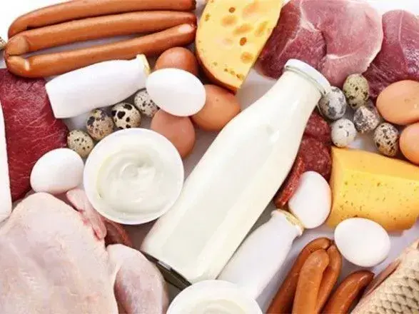 У Держстатистики назвали середні ціни на м'ясо, молоко та хліб