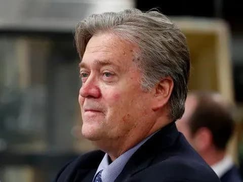 Спецпрокурор Мюллер допитував екс-радника Трампа 20 годин