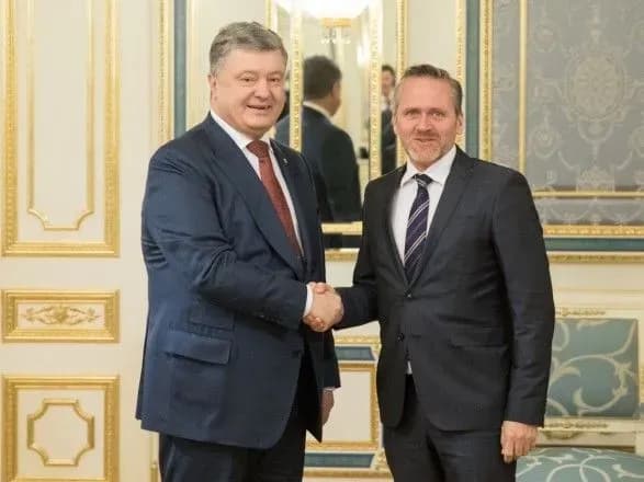 Порошенко розповів главі МЗС Данії про ситуацію на Донбасі