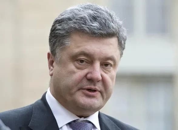 Порошенко розповів, що його машину обстріляли під час відвідання держкордону в 2014 році